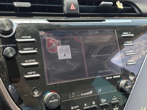 Used 2018 Toyota Camry SE w/ Audio Package FWD image 10