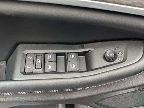 New 2026 Jeep Grand Cherokee Altitude AWD/4WD image 19