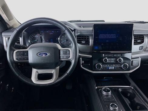 Used 2024 Ford Expedition XLT image 25