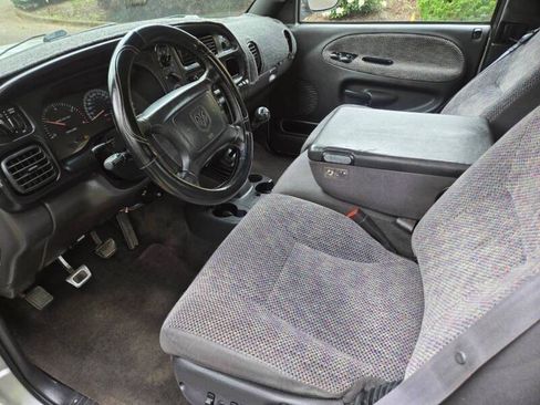 Used 2001 Dodge Ram 3500 Truck 2WD Quad Cab image 3