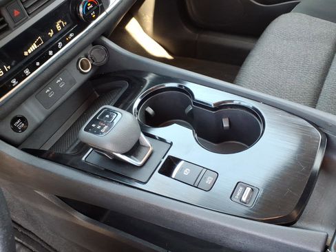 Used 2024 Nissan Rogue SV image 13