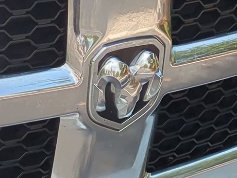 Used 2016 RAM 1500 Classic SLT RWD image 12