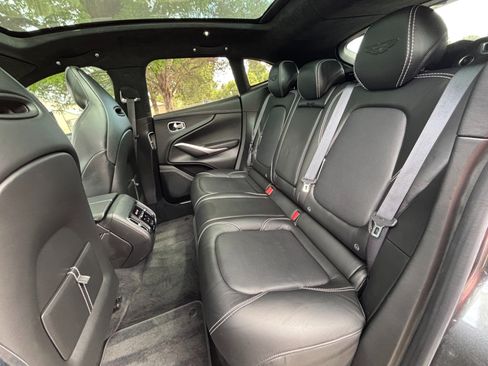 Used 2021 Aston Martin DBX AWD/4WD image 19