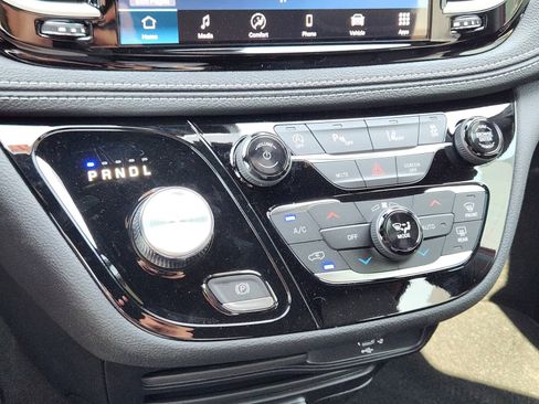 New 2026 Chrysler Pacifica Select image 17