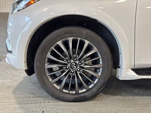Used 2023 INFINITI QX80 Sensory w/ All-Season Package AWD/4WD image 37