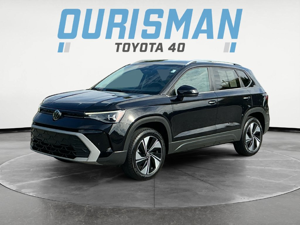Used 2025 Volkswagen Taos SE AWD/4WD image 3