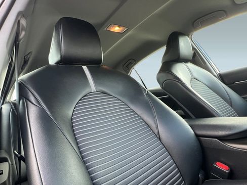 Used 2023 Toyota Camry SE image 30