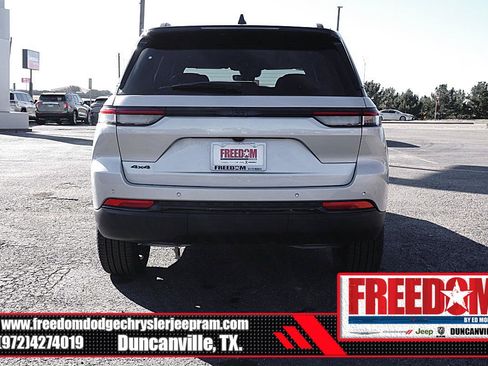New 2025 Jeep Grand Cherokee Limited AWD/4WD image 4