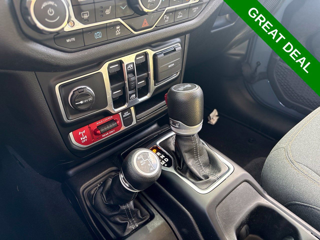 Used 2024 Jeep Wrangler Unlimited AWD/4WD image 18