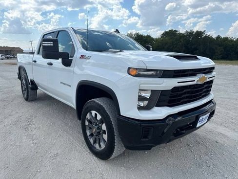 Used 2025 Chevrolet Silverado 2500 Custom w/ Custom Value Package AWD/4WD image 7