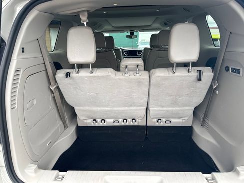 Used 2020 Chrysler Pacifica Limited FWD image 17