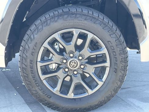 Used 2023 Toyota Tundra Platinum image 9