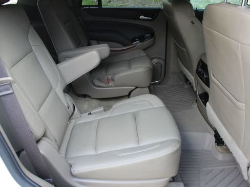 Used 2018 Chevrolet Tahoe Premier AWD/4WD image 32