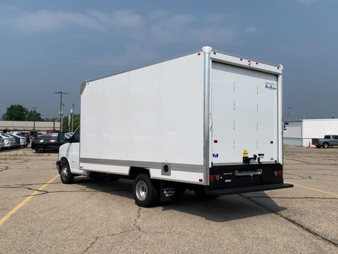 New 2025 GMC Savana 3500 1WT w/ Power Convenience Package image 30