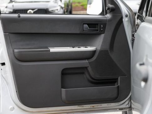 Used 2012 Ford Escape XLT FWD image 4