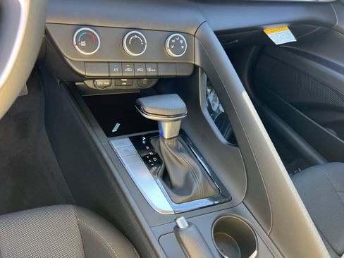 New 2026 Hyundai Elantra SE image 21