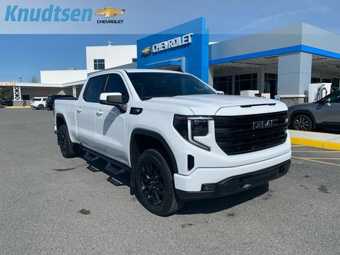 Used 2024 GMC Sierra 1500 Elevation AWD/4WD image 1