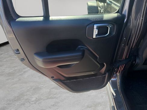 Certified 2021 Jeep Wrangler Unlimited Rubicon image 17