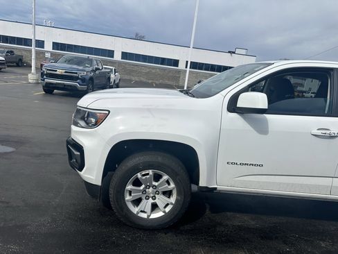Used 2018 Chevrolet Equinox LS image 4