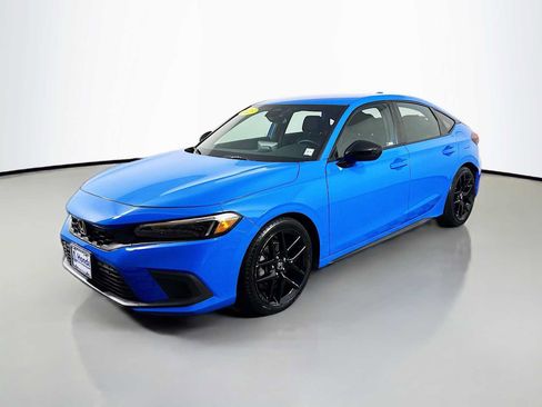 Used 2023 Honda Civic Sport image 3