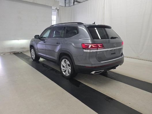 Used 2023 Volkswagen Atlas SE AWD/4WD image 2
