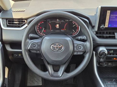 Used 2025 Toyota RAV4 XLE FWD image 19