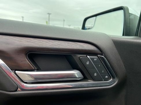 Used 2023 GMC Sierra 1500 SLT w/ SLT Premium Package image 12