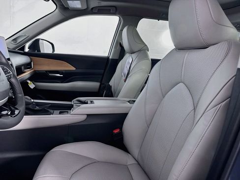 New 2026 Toyota Grand Highlander FWD image 31