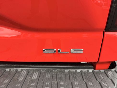 New 2025 GMC Sierra 1500 SLE w/ Preferred Package image 18