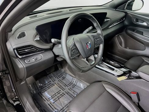 New 2025 Buick Envista Avenir FWD image 8