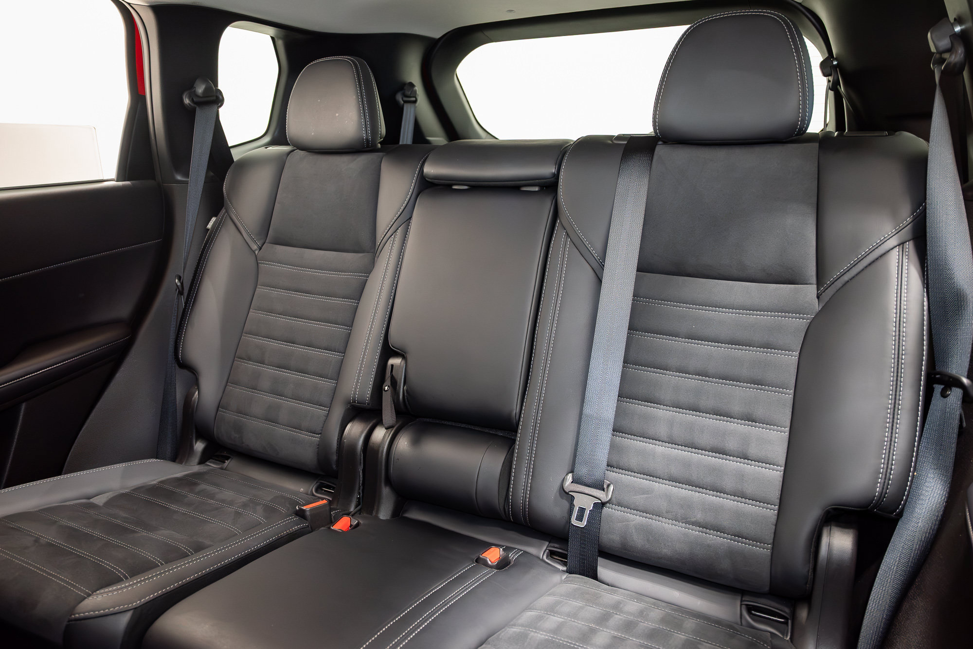 Used 2025 Mitsubishi Outlander SE AWD/4WD image 23