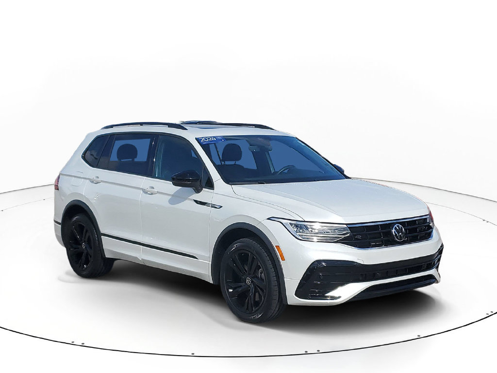 Certified 2024 Volkswagen Tiguan SE R-Line FWD image 1