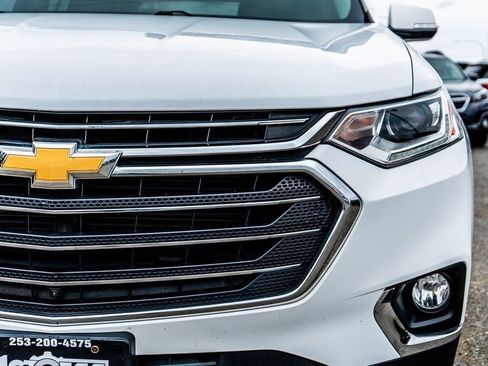 Used 2019 Chevrolet Traverse LT w/ LT Premium Package AWD/4WD image 9