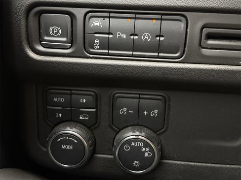 Used 2024 Chevrolet Tahoe LT image 23