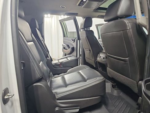 Used 2018 Chevrolet Suburban Premier AWD/4WD image 14