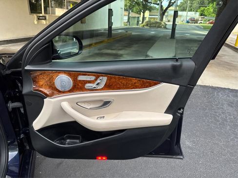 Used 2018 Mercedes-Benz E 300 image 25