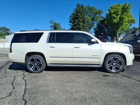 Used 2015 GMC Yukon XL Denali w/ Touring Package AWD/4WD image 8