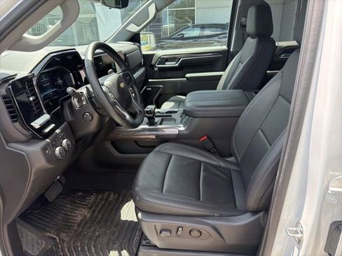 Certified 2024 Chevrolet Silverado 1500 LTZ w/ Technology Package AWD/4WD image 5