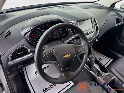 Used 2018 Chevrolet Cruze LT FWD image 9