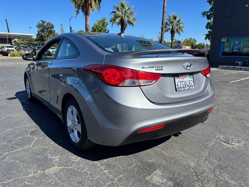Used 2013 Hyundai Elantra FWD image 6