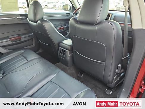 Used 2009 Chrysler 300 C w/ Luxury Group II image 32