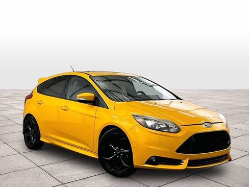Used 2013 Ford Focus ST FWD image 2