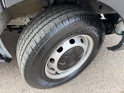 Used 2017 Ford Transit 350 XL image 37