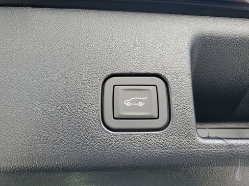 New 2026 Chevrolet Equinox EV LT image 9