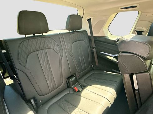 Used 2023 BMW X7 xDrive40i AWD/4WD image 31
