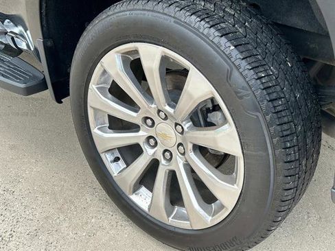 Used 2021 Chevrolet Silverado 1500 High Country w/ Technology Package image 13