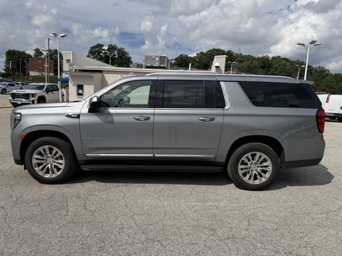 Used 2023 GMC Yukon XL SLT AWD/4WD image 4