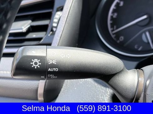 Used 2024 Toyota Camry SE FWD image 13