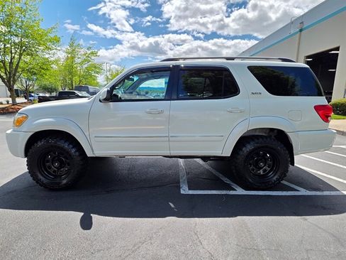 Used 2005 Toyota Sequoia SR5 AWD/4WD image 3