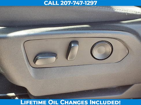 Used 2025 Chevrolet Silverado 1500 LT AWD/4WD image 12